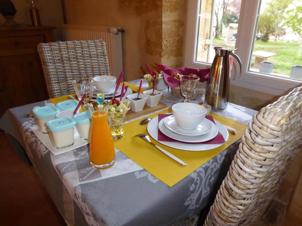 Bed and Breakfast La Vigneraie De Laura Sainte-Colombe  Экстерьер фото