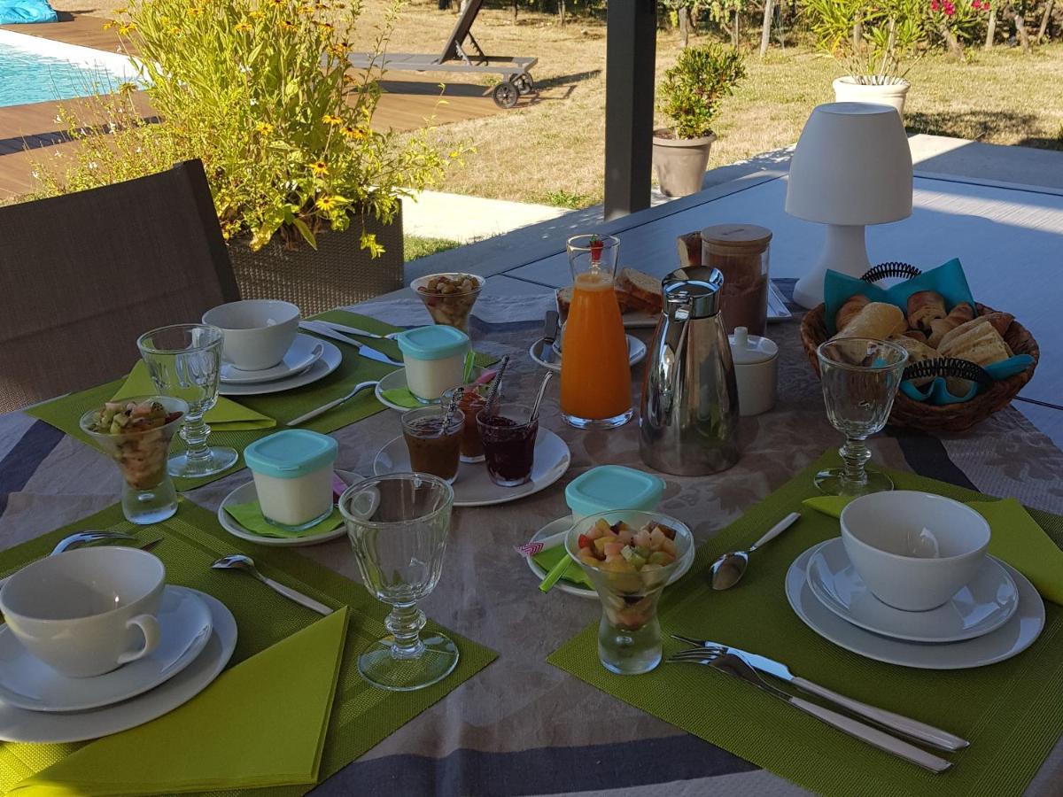 Bed and Breakfast La Vigneraie De Laura Sainte-Colombe  Экстерьер фото
