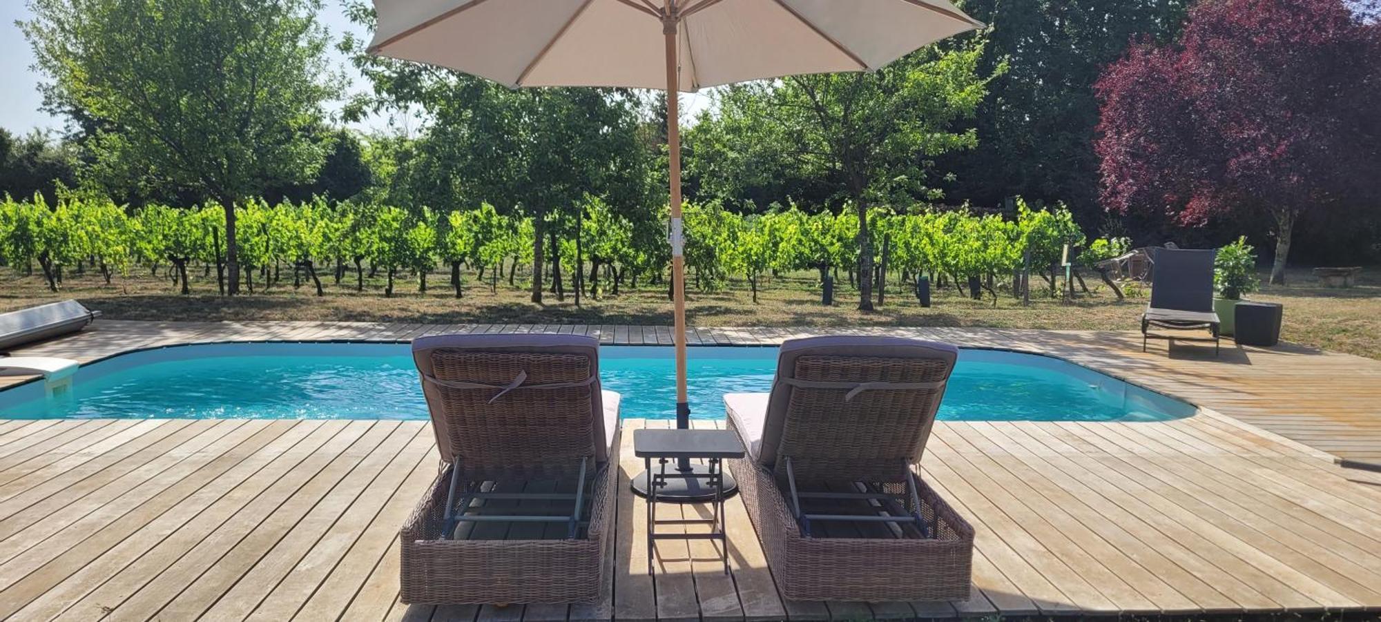 Bed and Breakfast La Vigneraie De Laura Sainte-Colombe  Экстерьер фото