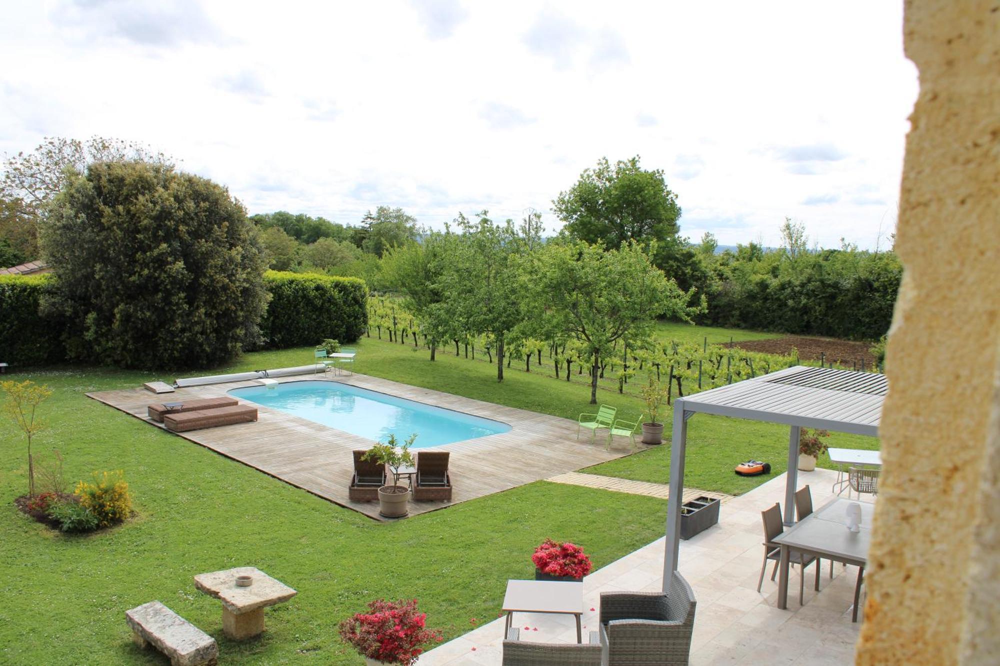 Bed and Breakfast La Vigneraie De Laura Sainte-Colombe  Экстерьер фото